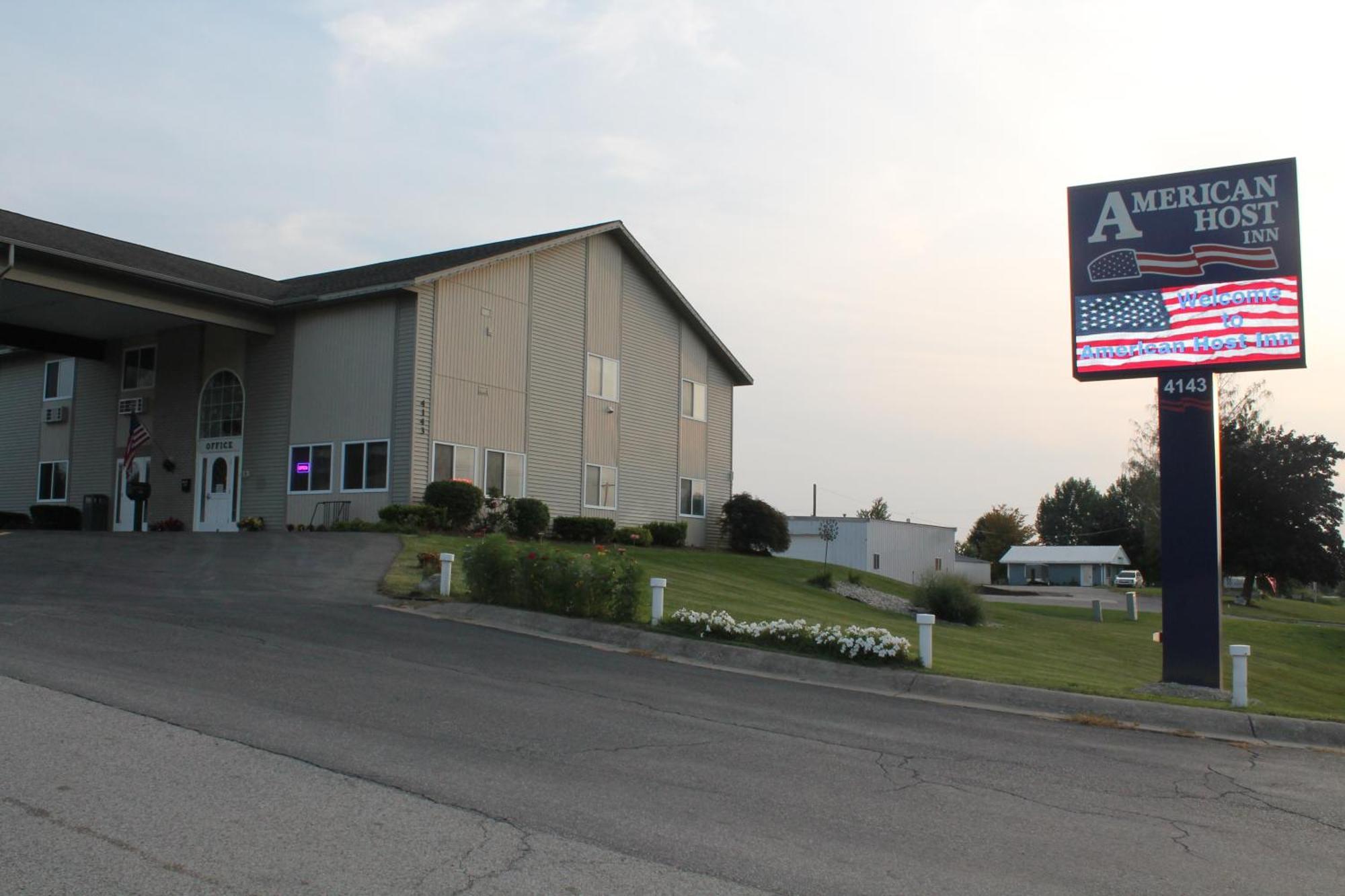 American Host Inn Hart Exterior foto